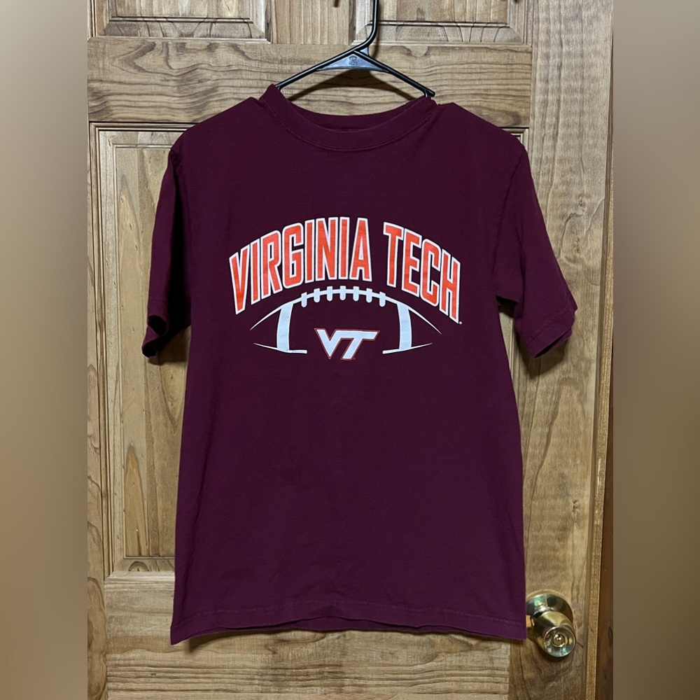 NCAA Virginia Tech University Football Unisex Small Short Sleeve Maroon T-Shirt